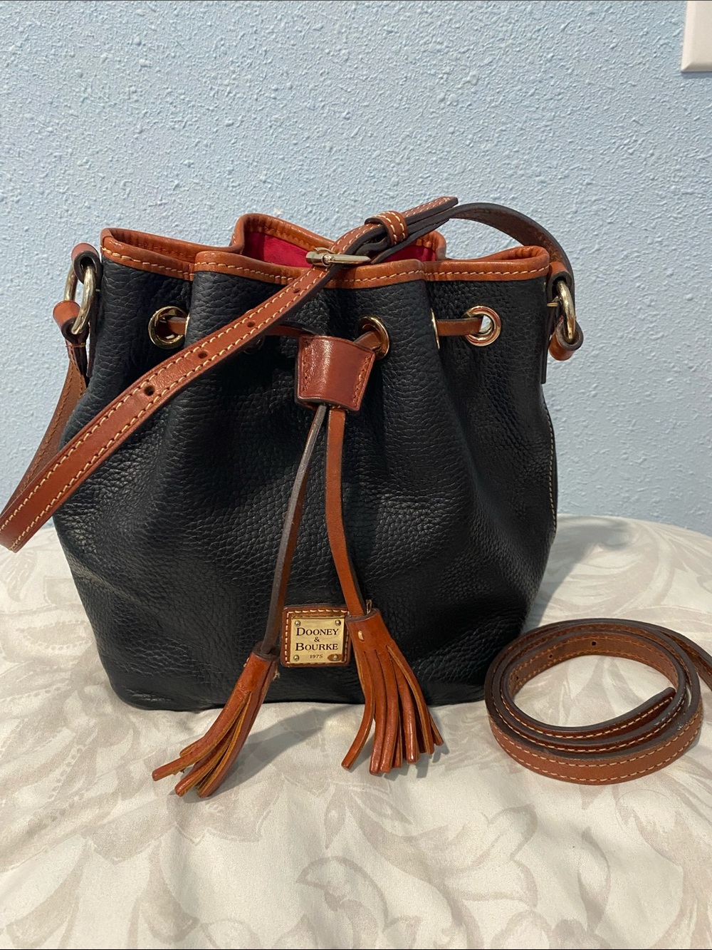 Dooney pebble leather bucket bag - Picture 1 of 14